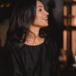 Tamy Emma Pepin Instagram - Opa! Après une diffusion réussie sur la plateforme de streaming Vrai, l’émission Resto Pop-Up est maintenant diffusée sur la chaîne de television canadienne Zeste. Déjà deux ans depuis ce délicieux tournage, entourée de la merveilleuse équipe de Sphère Media et des chefs de la scène culinaire montréalaise. Des rencontres et des recettes, à visionner sur Zeste en famille ou entre amis, les vendredis à 11:30 et 16:30, ou sur demande via les plateformes de Québecor. 🥰 #montreal #montrealculinaire #restosmontréal #foodshow Montreal, Quebec