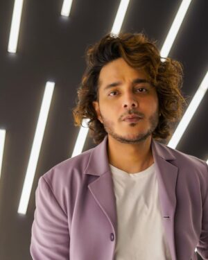 Tanishk Bagchi Instagram - Sneak peek at my Deleted Scenes 👀 

#MetaCreatorsDay!
Thank You - @Meta ❤️🙏🏼

Styled by - @vibhutichamria  Co-ord set by @nm_design_studio
Hair - @thakuramit190
Make up - @sakhshisabhaney_makeup
📸 - @ohmygosh_joe