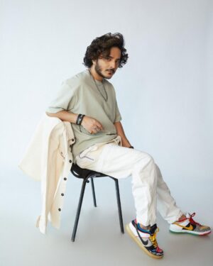 Tanishk Bagchi Instagram - My Mild Side! 🤍

📸 - @anamika_ 
Styling - @vibhutichamria 
MUA - @safasheikhbeauty
Hair - @thakuramit190 
Location - @mandarinstudios Outfit by @sense_the_store_