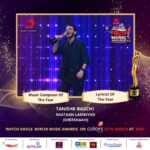 Tanishk Bagchi Instagram - #MusicKoMirchiKaSalaam • • • Congratulations @tanishk_bagchi for acing #LyricistOfTheYear and #MusicComposerOfTheYear for the most heart touching song #RaataanLambiyan from #shershaah ♥️🌶 Stay tuned for a lot more fun on @colorstv on 27th March at 9PM🔥 @smulein #smuleindiajamshere @malabargoldanddiamonds #malabargoldanddiamonds @medibuddyapp @licindiaforever @royalstagliveitlarge #medibuddy #lic #royalstagliveitlarge @sonymusicindia #mirchimusicawards2022🌶 #SmuleMirchiMusicAwards #mma2022🌶 #tanishkbagchi #mirchi #itshot