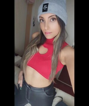 Tannaz Davoodi Instagram - Morning! Sending you all love and kisses💋✨️❤️

♡
♡
♡
♡
♡

#heartshaped #heart #love #kiss #myheart #kisskiss #kisses #cute #loveyou #red #blonde #blondehair #brunettegirl #brunette #Persian #irani #iranian #iraniangirl #Persian #persiangirl #hehe #longhair #shein #sheingals #sheinhaul #redtop #hearttop #london #unitedkindom