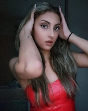 Tannaz Davoodi Instagram - L ♡ V E  Y ♡ U  A L L ♡

♡
♡
♡
♡
♡

#loveyouall #loveyou #love #persian #irani #iranian #persiangirl #iraniangirl #blonde #redtop #leathertop #sheingals #shein #sheinhaul #shahrukkhan #srk #prettyzinta #saifalikhan #kalhonaaho #bollywood #tannaz #tannazdavoodi #london #unitedkingdom