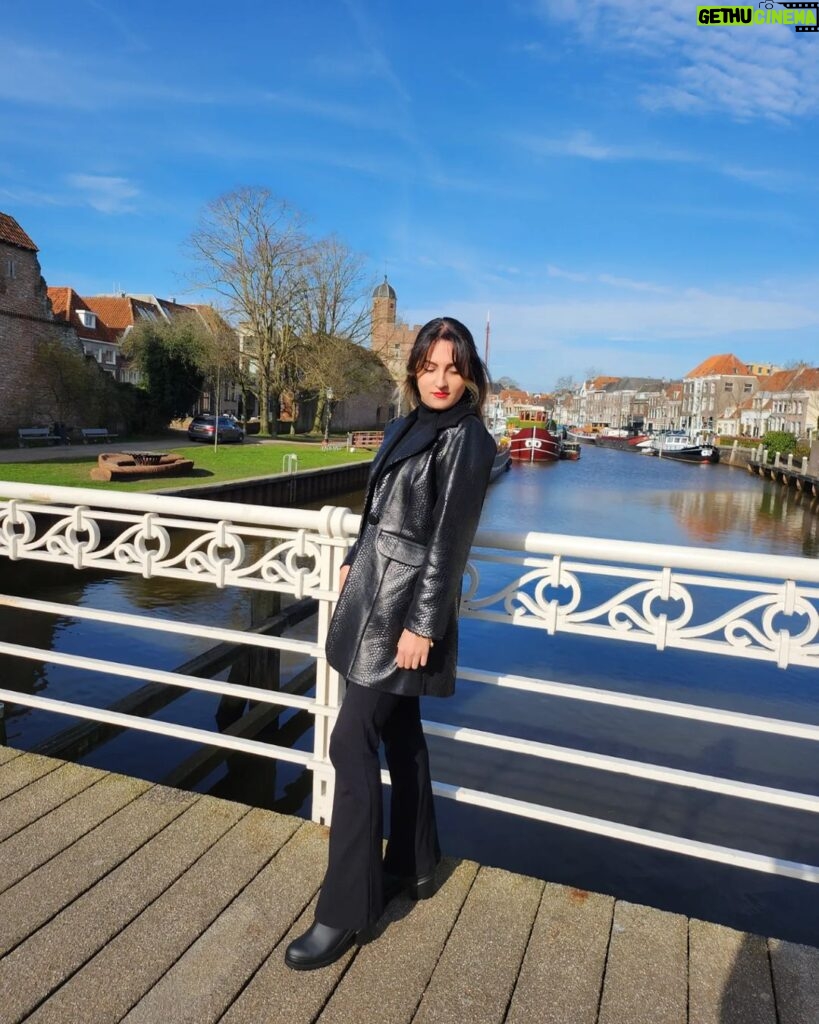 Tannaz Davoodi Instagram - 📍Zwolle 🛍 ♡ ♡ ♡ ♡ ♡ #zwolle #thenetherlands #shopping #style #fashion #longhair #blonde #brunette #brunettegirl #holiday #backhome #home #zwollecentrum #model #photo #photooftheday #love #leather #leatherjacket #smile #tommyhilfiger #heels Zwolle, Netherlands