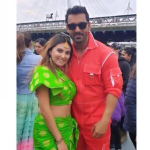 Tannaz Davoodi Instagram - Tbt shooting for Bollywood
Swipe up ➡️ Stay safe everyone ❤️ •
•
•
•

#shooting #shootings #bollywood #dancer #dance #india #indian #bollywoodmovie #varundhawan #johnabraham #sunnyleone #pulkitsamrat #ileanadcruz #norafatehi #soorajpancholi #rajpal #persiangirl #irani #iranian #tbt  #corona #quarantine #london #india #bollywooddance #bollywoodsongs #bollywoodactress #bollywoodactor #bollywoodstyle