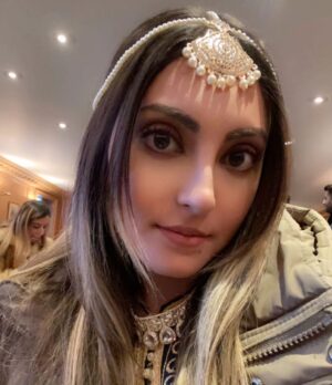 Tannaz Davoodi Instagram - BTS pictures of Animal movie Jamal Jamaloo song💕

♡
♡
♡
♡
♡

#jamaljamal #jamaljamaloosong #jamalkudu #jamaljamaloogirl #jamalkudugirl #Animal #bollywood #bollywoodmovies #bollywooddancer #persian #irani #iranian #iraniangirl #persiangirl #onset #movie #movieset #bts #behindthescenes #animalmovie #bobbydeol #ranbirkapoor #tannazdavoodi #persiansong #iraniansong #unitedkingdom #throwback #animalthefilm