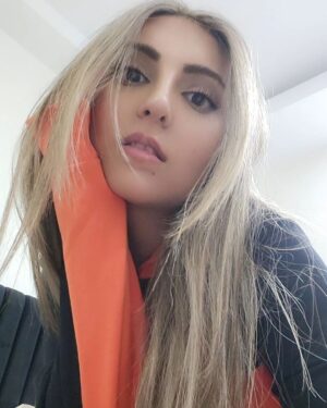 Tannaz Davoodi Instagram - Blonde Tannie🤭✨️

☆
☆
☆
☆
☆
☆

#newhair #blonde #newhairstyle #blondehair #blondie #girl #persian #iranian #irani #persiangirl #iraniangirl #iran #tehran #orange #guess #guessoutfit #hoodie #fashion #dokhtarirani #browneyes #love #instafashion #newme