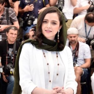 Taraneh Alidoosti Instagram - #cannes2016 photo call for Farhadi's "The Salesman"
Stylist: @negarnnemati 
Jewellery: De Grisogono
@degrisogono #degrisogono