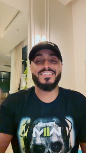 Tareq Al Harbi Instagram - اخيييرا اليوم اطلاق Modern Warfare 2 🔥🔥
قولولي كيف تجربتكم؟

#Stayfrosty #ModernWarefare2 @callofdutyara #ad