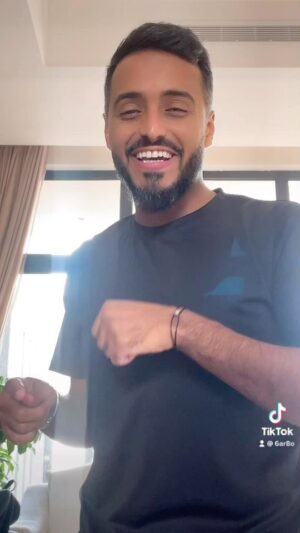 Tareq Al Harbi Instagram - حنانه النسى اهلو منسانا 🇸🇩😂 ‏
و صفقه لي ناس اركويت 😂
@foogi_gc