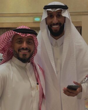 Tareq Al Harbi Instagram - مع الكابتن سلمان الفرج صورة من ضمن زواج عبدالله كنو 😍❤️