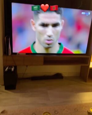 Tareq Al Harbi Instagram - شوفو ردة الفعل وقوة دعائي لمنتخب المغرب اهداء مني للشعب المغربي العظيم احبكم من كل قلبي #المغرب 🇸🇦❤️🇲🇦😂