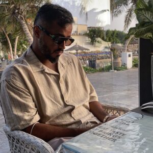 Tareq Al Harbi Instagram - اشتقت لكم مره
ياعيال ماني قادر اطلع من التيك توك 😂❤️