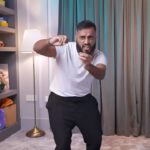 Tareq Al Harbi Instagram - من حلقة (طارق يقول ) الاولى وين تم إطلاق أول جهاز تلفزيون 📺 مايحتاج اقولكم وين تلقون الحلقة كاملة😍