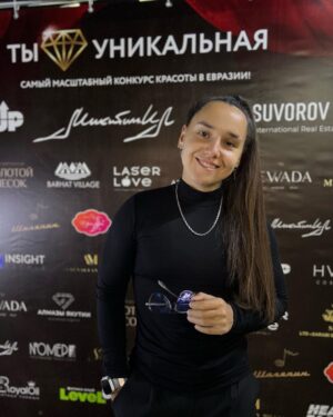 Tatyana Minzhurenko Instagram - 🖤