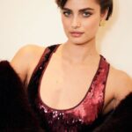 Taylor Hill Instagram - Thank you @retrofete for having me! ✨ Congratulations @seroya @aviadklin on a beautiful collection!