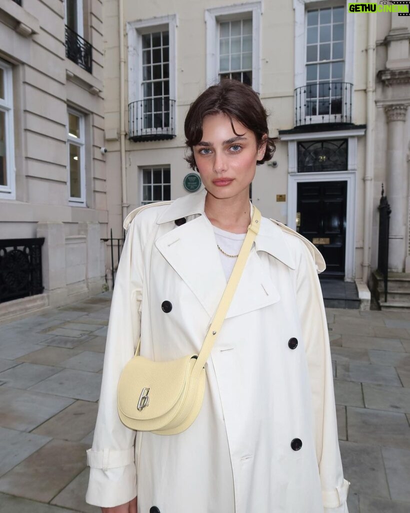 Taylor Hill Instagram - London’s calling 🇬🇧☎️ @burberry #ad