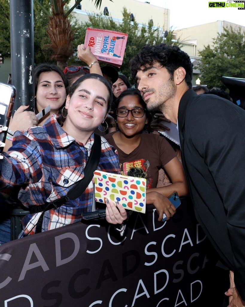 Taylor Zakhar Perez Instagram - Well, the award was a surprise. Thank you @savfilmfest for the @entertainmentweekly breaking big award. And a shout to @thewoolmarkcompany for the wool fit. Grateful to share career path and experiences with such a receptive bunch of students. Looking forward to working with you all in the future. Team: @jasonbolden @prada @michaelduenas Photo: @cindyord