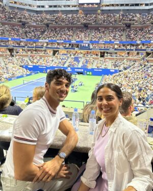 Taylor Zakhar Perez Instagram - My first Grand Slam evening with  @larocheposayusa , the official sunscreen partner of the US Open! Catch me on the pickle all court 🤘🏽

#larocheposaypartner 

Hmu: @jessica_o_ 
Fit: @jasonbolden