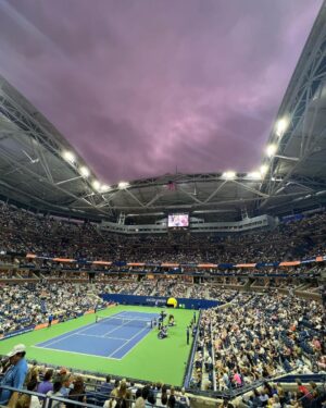 Taylor Zakhar Perez Instagram - My first Grand Slam evening with  @larocheposayusa , the official sunscreen partner of the US Open! Catch me on the pickle all court 🤘🏽

#larocheposaypartner 

Hmu: @jessica_o_ 
Fit: @jasonbolden