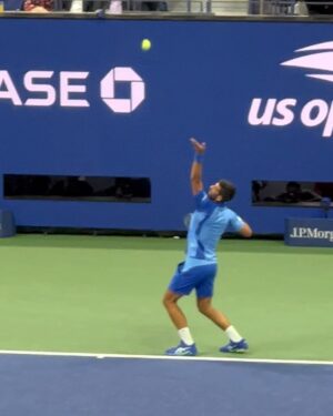 Taylor Zakhar Perez Instagram - My first Grand Slam evening with  @larocheposayusa , the official sunscreen partner of the US Open! Catch me on the pickle all court 🤘🏽

#larocheposaypartner 

Hmu: @jessica_o_ 
Fit: @jasonbolden