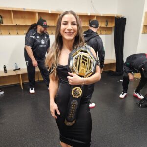 Tecia Pennington Instagram - The goals are real in this family. Real achievable. 🏆💪🏽🖤 I am more motivated than ever… 1 I have a daughter to fight for now 2 My wife is the M’Fin world champ! She showed me it can be done. 3 I’ve been in this sport way too long to not make it happen, fighting for a world title is most definitely my goal. I have one more run in me before mom life takes over! Going to give it my all in these next few years of fighting! Tiny Tornado 🌪️ News to come 💪🏽