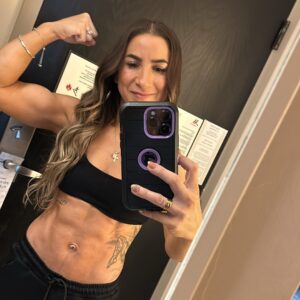 Tecia Pennington Instagram - Before you know it … it will be my turn to do the damn thing again 🤞🏽💪🏽 #waitinggame #putmeincoach So motivating having a partner with the same goals! Can’t wait to watch my love get that W! #UFC297 #TrueStrawweight #TeamRocky