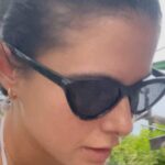 Teresa Pérez Instagram - Best of Gili Trawangan 🫶 Llevaba unos meses con bastante ansia metida en el cuerpo y no era capaz de deshacerme de ella🥹 Aquí estoy aprendiendo a disfrutar de los olores, los sabores, los colores de la vegetación, los paseos en moto y lo que más importante me parece: dormir!!! Me tiro en la cama y caigo como un bebé ( este último tiempo me quedaba comiendo techo dos horas 👀🥹) Prometo volver con las pilas cargadas, con más ilusión y más fuerza que nunca! ✨ Gracias a todos una vez más por valorar ✨ Besazo cibernético desde Bali ❤️
