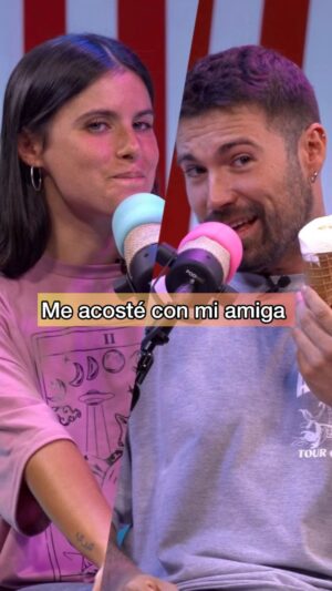 Teresa Pérez Instagram - ¿Existe la amistad con personas con las que te has acostado? #chicas #chicos #humor 

ESTRENAMOS PROGRAMA: “CÓMEME EL CONO”🍦 
Los domingos a las 21:00h (hora española) subiremos nuevo episodio a nuestra cuenta de YouTube y Spotify @charesconteresa 🤠✌🏻😃 Compartiremos en link en nuestras stories 🫶