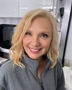 Teryl Rothery Instagram - Hair extensions out, makeup to go next. The end of another wonderful day on set. #virginriver #netflix 🙏🏼💕