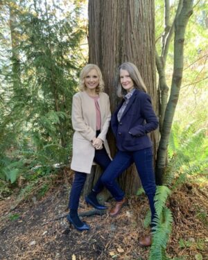 Teryl Rothery Instagram - Hope and Muriel. 🌷 Friends!!
#netflix #virginriver #virginriverseries