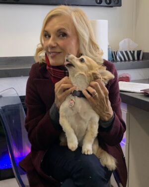 Teryl Rothery Instagram - Last minute “bring dog to set trailer day”. Dog sitter fell through. One very happy dog. 😃🐾😍