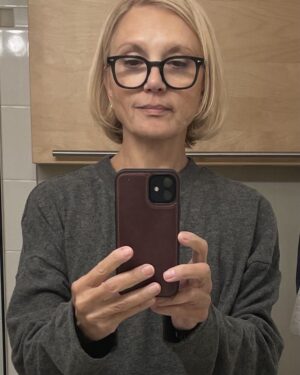 Teryl Rothery Instagram - Sometimes you just have to let go of those dead ends. And hair too’ 😃