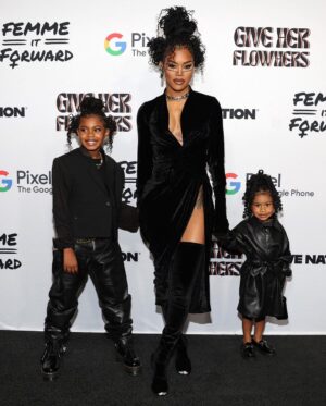 Teyana Taylor Instagram - Father God, I thank you for who you are.  All seeing, all knowing and all powerful! Thank you for reminding my heart that your plan is far greater than any plan I have for my life.  Thank you for reminding me & all of the amazing women in this room that the wait was not punishment it was preparation for what was already written in the palm of your hands & your plans. I am forever THANKFUL 🥹🖤🙏🏾

Thank you to @heatherlowery & the whole @femmeitforward family for honoring me with the VISIONARY AWARD at the2023 #giveherflowhers Gala…💐 Thank you @loriharvey & @heatherlowery for the sweetest tribute..I’m so grateful 🙏🏾And a big congratulations to all the amazing women of the night ✨💫🖤

📸: @jerrittclark  @kvnhrtlss