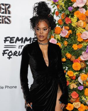 Teyana Taylor Instagram - Father God, I thank you for who you are.  All seeing, all knowing and all powerful! Thank you for reminding my heart that your plan is far greater than any plan I have for my life.  Thank you for reminding me & all of the amazing women in this room that the wait was not punishment it was preparation for what was already written in the palm of your hands & your plans. I am forever THANKFUL 🥹🖤🙏🏾

Thank you to @heatherlowery & the whole @femmeitforward family for honoring me with the VISIONARY AWARD at the2023 #giveherflowhers Gala…💐 Thank you @loriharvey & @heatherlowery for the sweetest tribute..I’m so grateful 🙏🏾And a big congratulations to all the amazing women of the night ✨💫🖤

📸: @jerrittclark  @kvnhrtlss