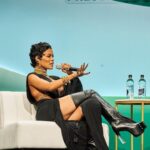 Teyana Taylor Instagram - Yesterday was nothing short of MAGICAL!! ✨✨✨I want to give a super heartfelt thank you to @CultureCon for blessing me with the first ever Culture Con Legacy Award! I appreciate you guys beyond words! You could have given this award to so many others, but you chose to give it to me, and for that I am thankful and humbly grateful! Thank you to the overload of warm love in the room & Thank you to the amazing @capitol_ej for the dope conversation & and the ELITE FEETSSSSSSSSS!!! A time was had!🌹🫶🏾🌹 #culturecon 📸: @culturecon @lalearcreative @born.king_broadway