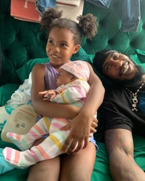 Teyana Taylor Instagram - Happy Father’s Day Hubzzzzz!🌹It has been one of theeeeee beautiful & greatest joys of my world watching you grow into the man you are today! Especially as a parent. No one ever said it would be easy but you make this papa thing look like a breezeeee. I love you, We love you. Happy Papa Smurf day @imanshumpert 🌹🌹🌹🌹
