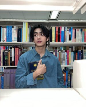 Tharatorn Jantharaworakarn Instagram - ขออยู่ในชีวิตที่เหลือของเธอได้ไหม