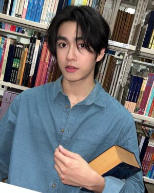 Tharatorn Jantharaworakarn Instagram - ขออยู่ในชีวิตที่เหลือของเธอได้ไหม