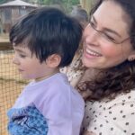 Thelma Madrigal Instagram - Bye bye San Antonio, fue un gran reencuentro, esperemos visitarte más seguido 😜. Les cuento que Julio fue un mes de recargar energías ☀️, desconectarnos de la rutina y tener momentos de diversión extrema. Después de estar unos días en México visitando a la familia y sentirnos muy apapachados 💜💜 nos fuimos a San Antonio, decidimos ir allá porque nos dimos cuenta, gracias a @visitsanantonio.mx, que había un sin fin de planes para niños, queríamos evitar tumultos y sentirnos seguros 🦠. Después de estar 1 mes allá les digo que fue la mejor decisión para nuestras vacaciones, yo tenía un concepto muy diferente de San Antonio, lo recordaba como un destino de shopping 🛍 y me llevé una gran sorpresa 😁, la pasamos increíble… Nos faltaron días para ir a todos los lugares que queríamos. Siento que es una ciudad para que los niños la disfruten mucho y a los papás cero nos la complican; hay distancias largas que como no hay tráfico se hacen cortas. Y obvio también nos dábamos nuestras escapadas en las noches para hacer planes en pareja, fuímos a cenar a restaurantes deliciosos, nos divertimos yendo a un lugar de karting, recordé a cuando uno jugaba arcade( ¿alguien se acuerda de mi etapa gammer?) Les dejo un pedacito de todo lo que hicimos y gracias a todos los que nos acompañaron esos días. 👀 #vacations #family #Tortus #SAZoo #TheDoseum #sabotgarden #seaworldsanantonio #wittemuseum #legoland