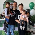 Thelma Madrigal Instagram - Happy Birthday al mejor EsPOsO, PaPá, COMpAÑEro... 🐢 Tortu, cada día te admiro más y aprendo más de ti... Hoy quiero desearte el mejor de los cumpleaños, nos volvió a tocar encerrados pero no por eso dejo de festejar y disfrutar a tu lado un día tan especial... Te amo muchiiiisisisisimoooo!!!! Estoy segura que será un año maravilloso y deseo que siempre seas muuuyyy feliz!!! 😘😘😘😘 #happybirthday #loveyou #raiders Bogotá, Colombia