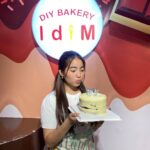 Therese Malvar Instagram - Christmas season na so why not bake a cake? First time doing it and we enjoyed it a lot!! Thanks @idim.ph for this fun experience!! Kamusta naman cake namin? HAHA kind comments only 😤 eme IDIM DIY Bakery