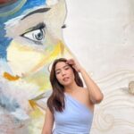 Therese Malvar Instagram - running my hands through my hair so you can see how good @marqedsalon’s hair services are… even if it’s been months 🤪 talk about low maintenance glam 💁🏻‍♀️ haircut and haircolor by @marqedsalon