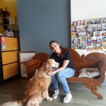 Thivya Naidu Instagram - My first training session with @foxxyshrubby @snowe.y for Ramarajan It was not easy because I don't own a pet.. I wouldn't have done it without my trainers @braveheartk9 @hiridas_suberminam @jhangri_official_page Special thanks to @nanthini61 @kabilanplondran @astroulagam Don't forget to watch Ramarajan today on Astro Vinmeen 231 at 9pm! Claws pet park