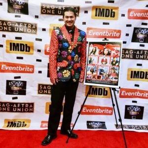 Thomas Beatie Instagram - À la première du film, "Larceny Christmas." J'étais un rôle principal. La date de sortie est le 1 décembre sur Roku et Amazon Prime. 🎥🎉📺😎 At the premiere of "Larceny Christmas," in which I played a lead role. Release date is Dec 1 on Roku and Amazon prime. @detarontv
