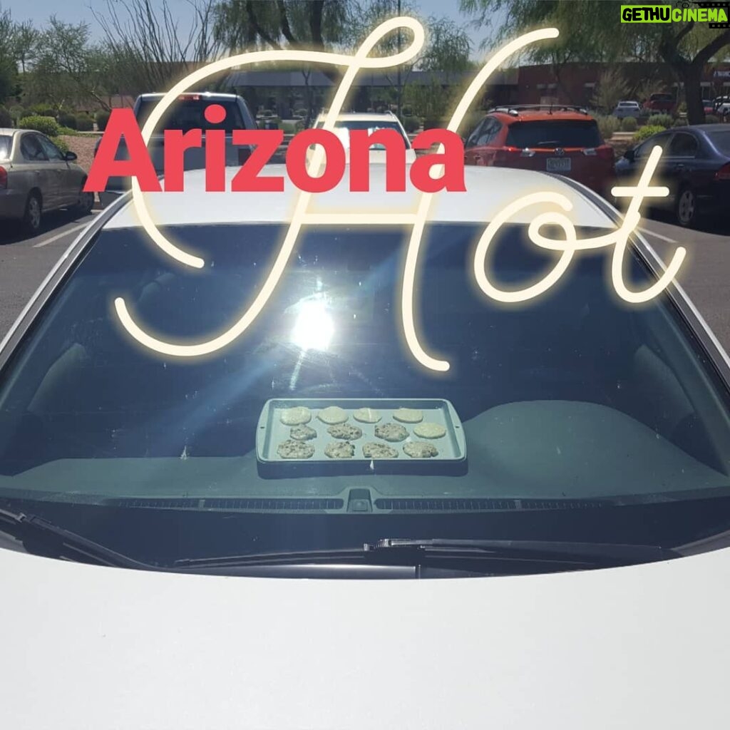 Thomas Beatie Instagram - My car at work when it's "Arizona Hot!"🌡 Scottsdale, Arizona