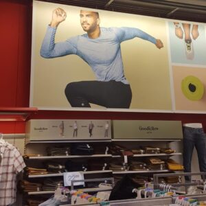 Thomas Beatie Instagram - Je faisais des courses chez Target hier et j'ai vu quelqu'un que je connais. 😎😮🤗 I was shopping at Target yesterday and saw someone I know.