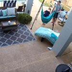 Thomas Beatie Instagram - J'ai assemblé ce hamac à balançoire pour notre Jackson de 4 ans, mais Amber voulait d'abord l'essayer. Oh, la gravité de la situation. 😂 I put together this swing hammock for our 4 year old Jackson, but Amber wanted to try it first. Oh, the gravity of the situation. Phoenix, Arizona