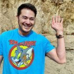 Thomas Beatie Instagram - Aimes-vous ma montre? -100% de réduction avec le code CRABE! MDR 😂 Do you like my watch? Get 100% off when you use the promo code CRAB! Malibu, California