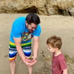 Thomas Beatie Instagram - Un petit délice sur les plages de Malibu. 🦀 Just a little delight on the beaches of Malibu. Malibu, California