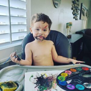 Thomas Beatie Instagram - Et il a dessiné la barbiche noire et les cornes rouges tout seul sans miroir! 👺👶🏻And he drew the black goatee and red horns all by himself without a mirror!